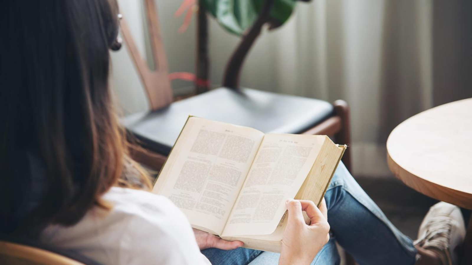 Reading for Pleasure Linked to Lower Dementia Risk