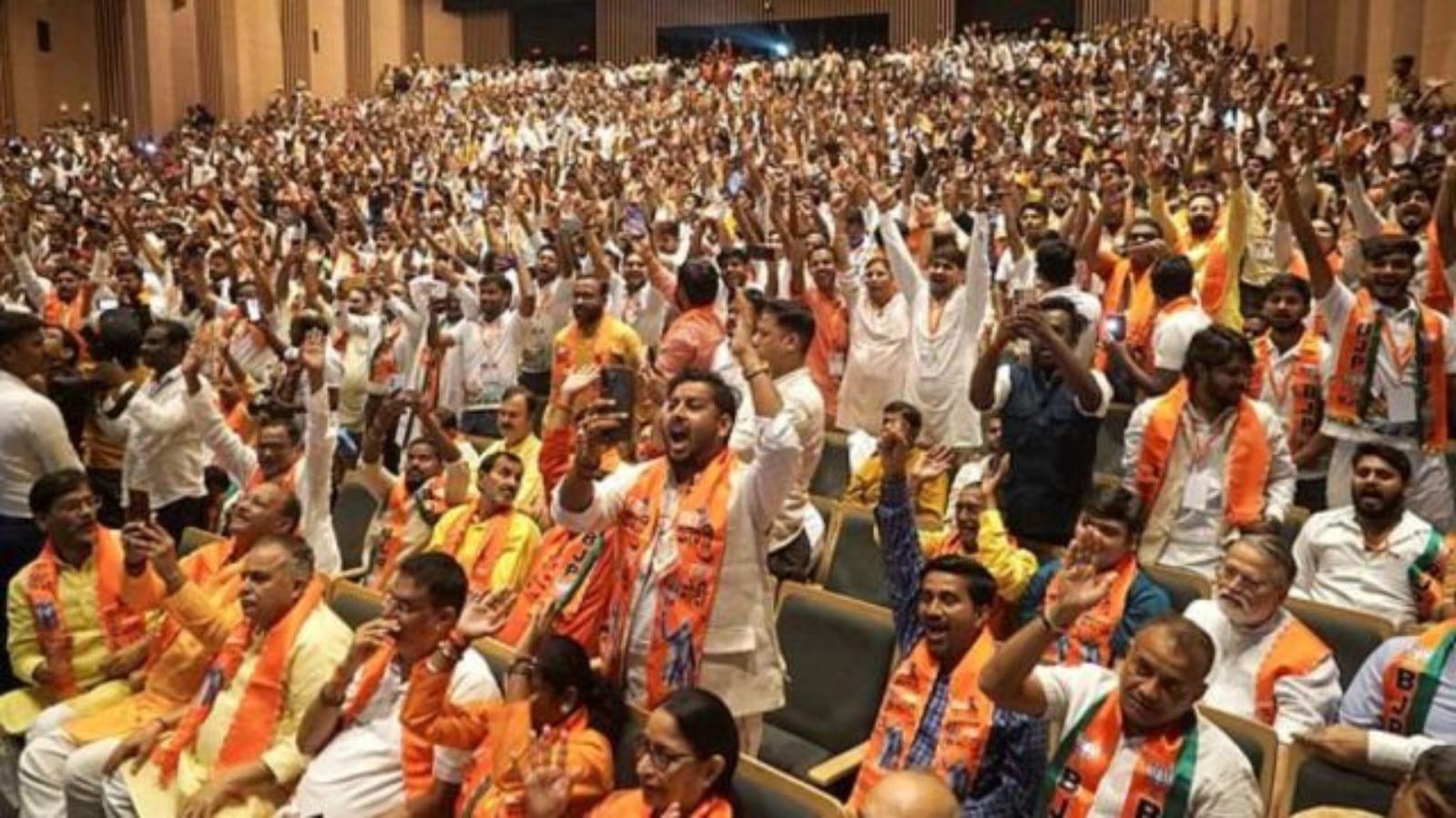 मोदी के जन्मदिन पर काशी में NDA नेताओं का जमावड़ा