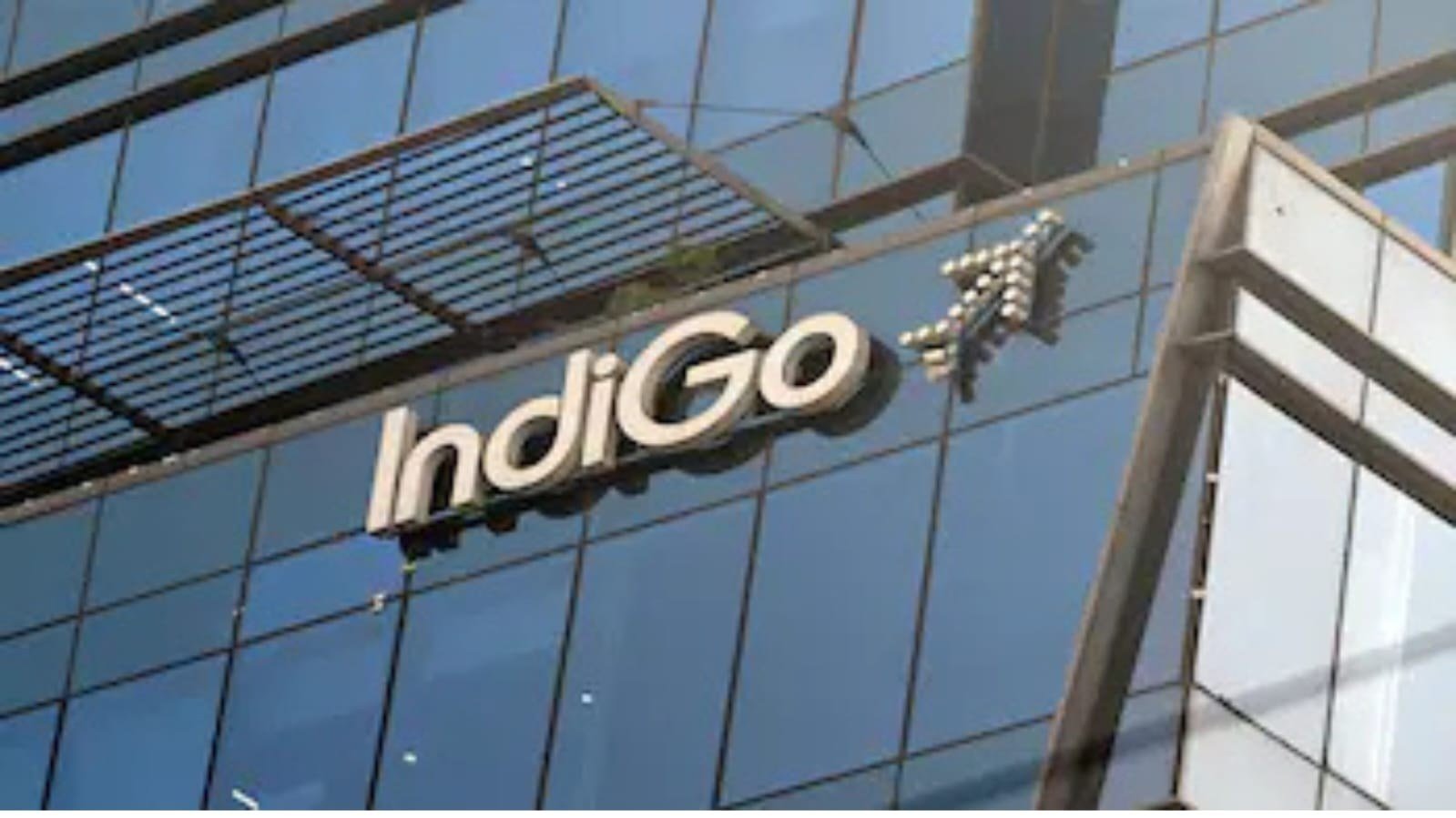 IndiGo ने बढ़ाए एक्स्ट्रा बैगेज और कई सर्विसेज के चार्ज