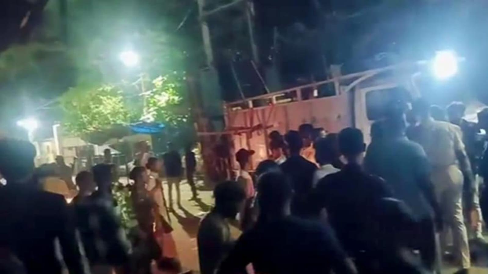 बिहार में गणेश विसर्जन पर विवाद, पथराव में 6 पुलिसकर्मी घायल
