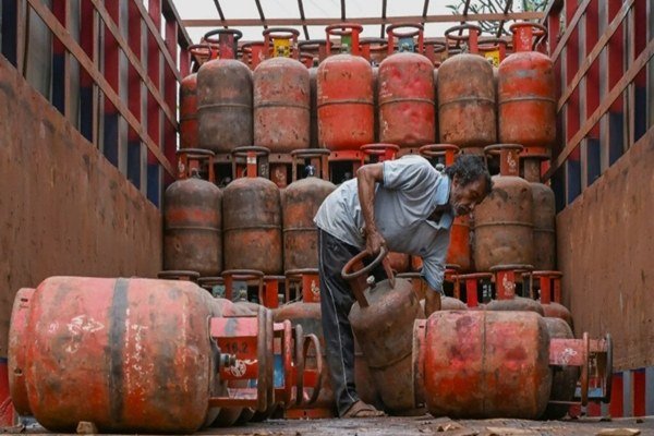 Aadhaar Biometric Authentication Mandatory for LPG Subsidy