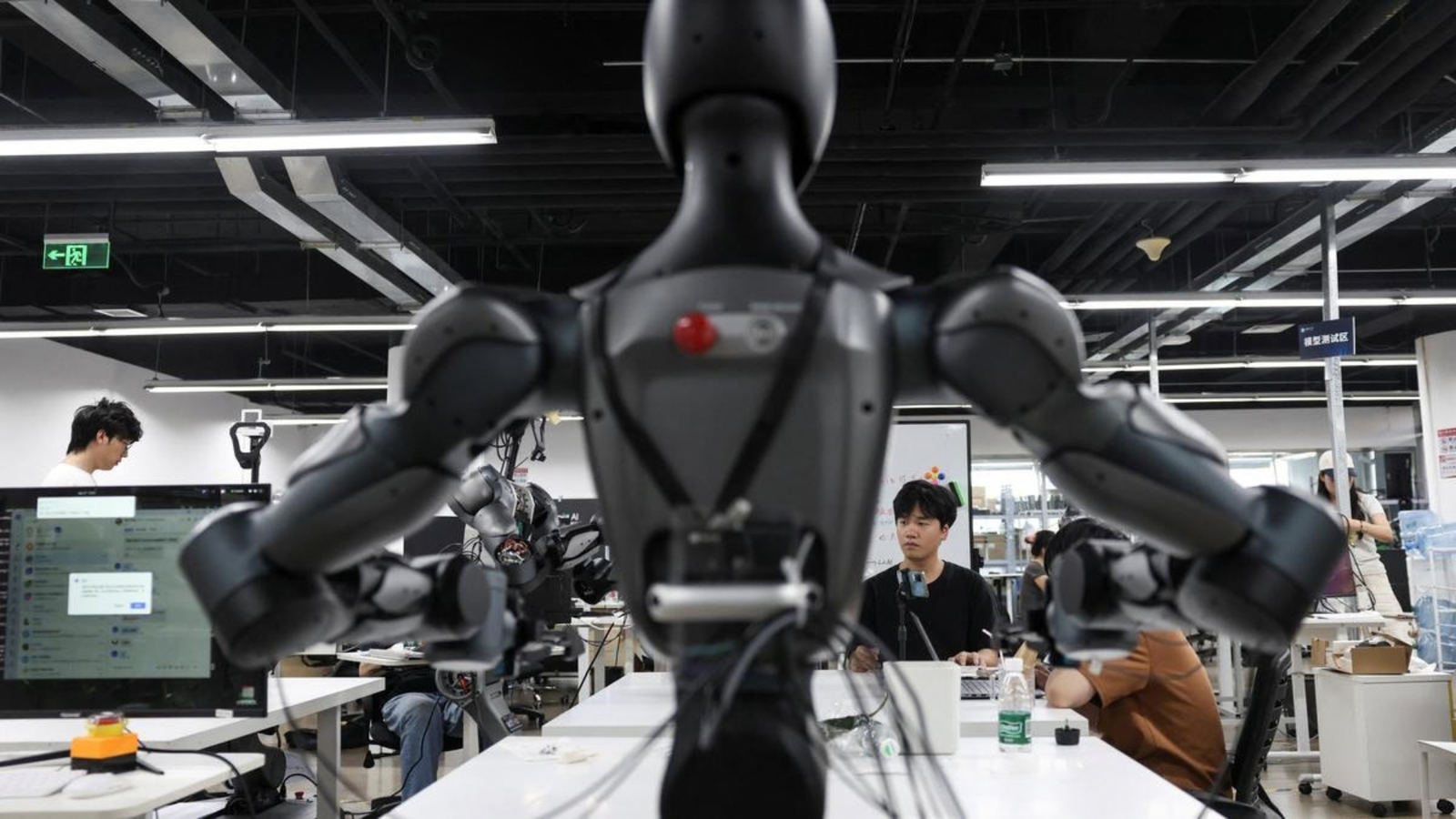 AI Slowdown Lawsuit Accuses Anthropic, OpenAI and Google