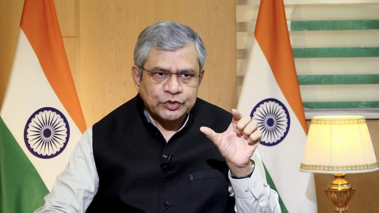 Vaishnaw Warns of Cyberattacks on India’s Chip Industry