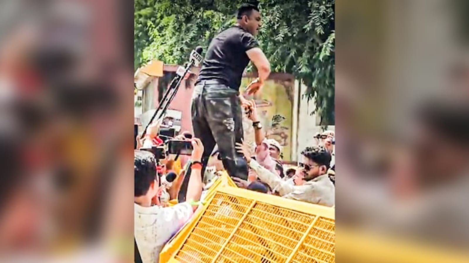 E20 विरोध में तहसीन पूनावाला ने हिरासत का दावा