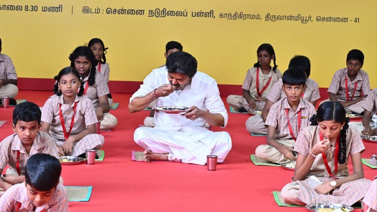 Tamil Nadu CM Vijay Expands Kamarajar Breakfast Scheme to Benefit 15 Lakh Students