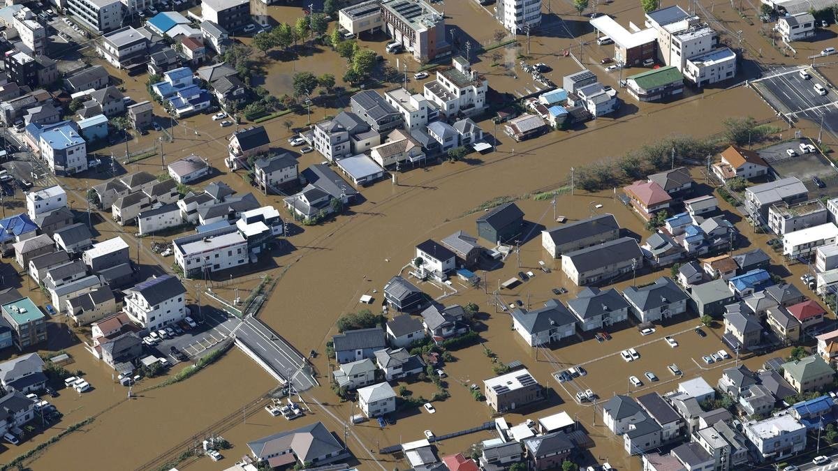 Typhoon Dujuan Kills Four in Japan, 45,000 Homes Without Power