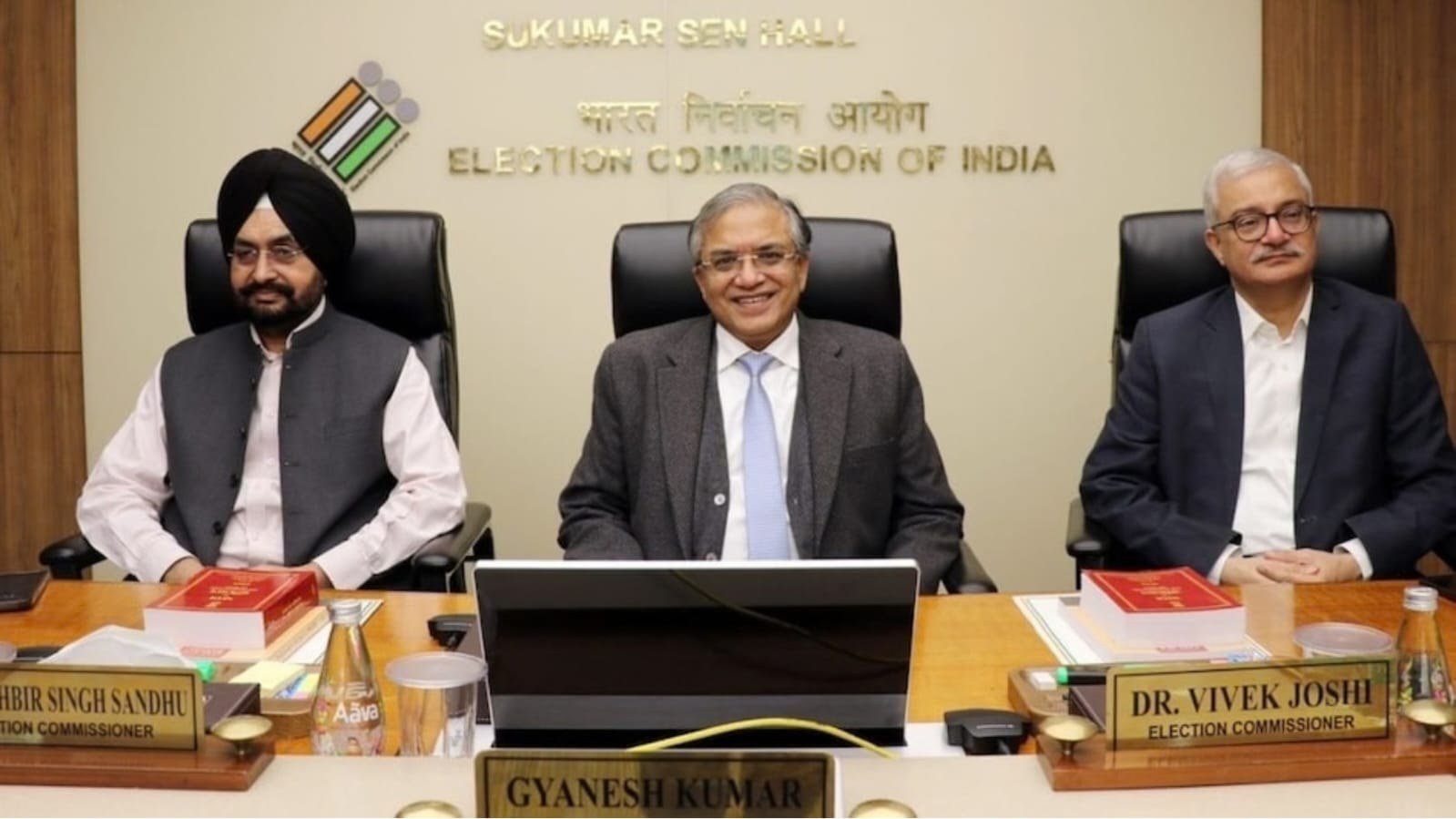 SIR पर EC में मतभेद की खबर, आयोग ने दिया जवाब