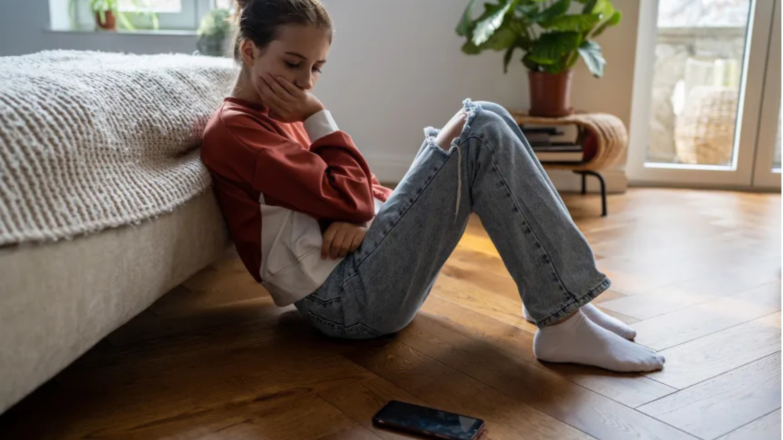 Smartphones at 12 Linked to Eating Disorder Symptoms