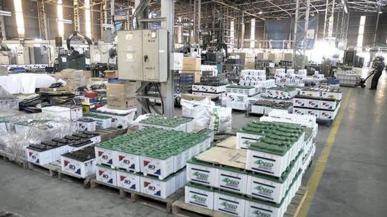 India IIP Growth Hits 8% in August, Manufacturing Rises 9%