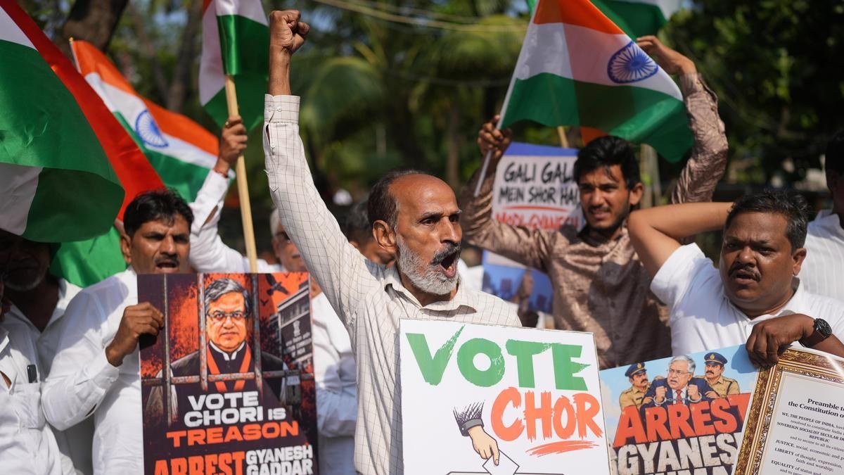 “Congress Protest Turns Chaotic: Workers Booked for Attempt to Murder at CEC’s Agra Residence”