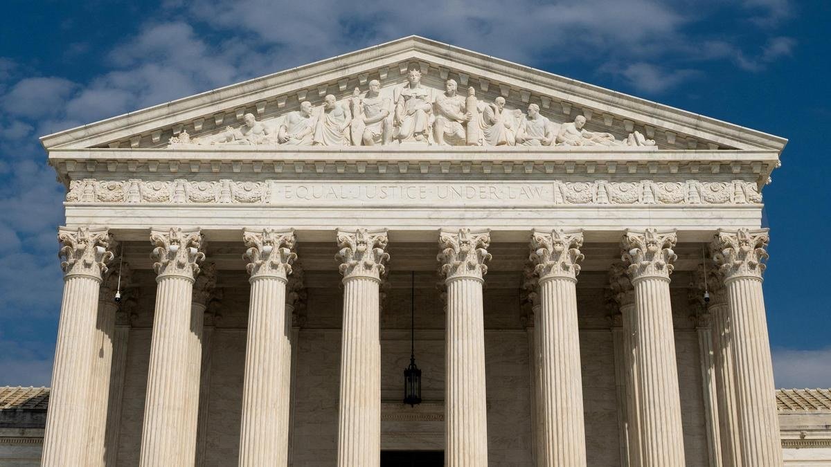 U.S. Supreme Court Allows Quick Deportations to Third Countries for Now