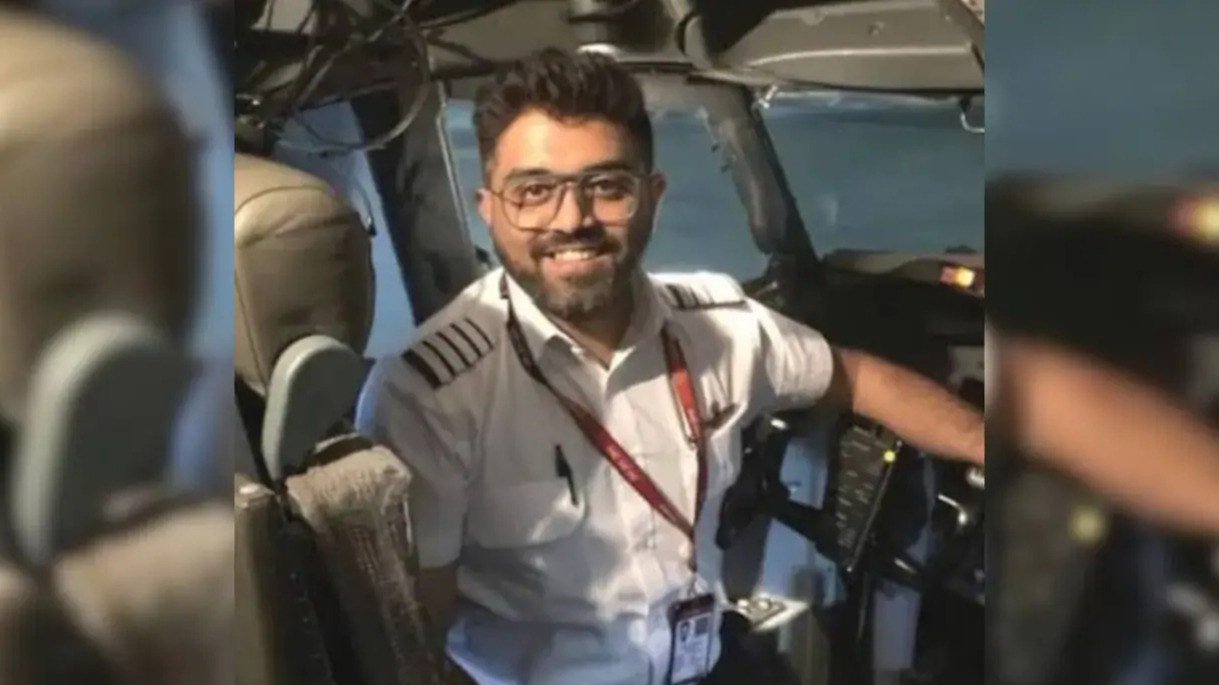 Captain Smit Machchhar: The Indian Pilot Who Saved 174 Lives