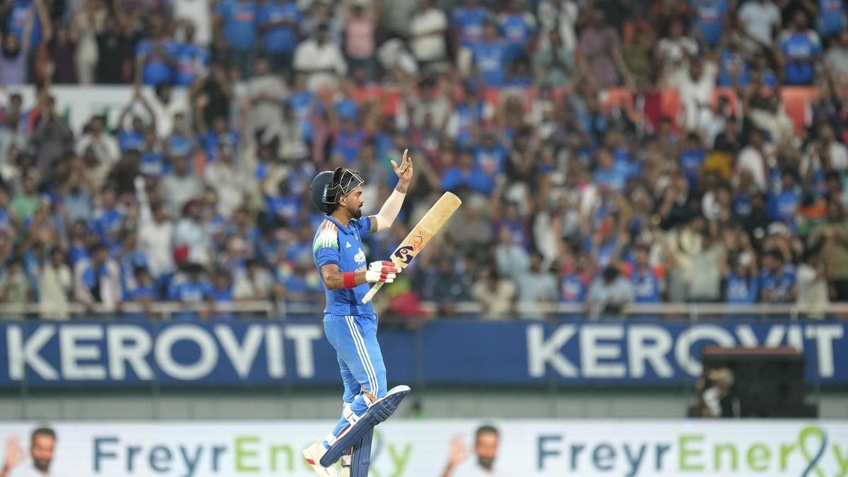 KL Rahul’s Unbeaten 129 Powers India to 351/7 in 3rd ODI