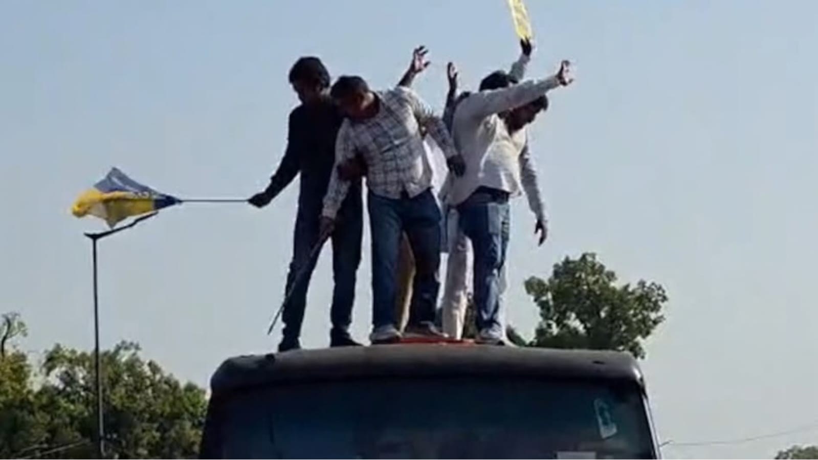 इंडिया गेट पर AAP का प्रदर्शन