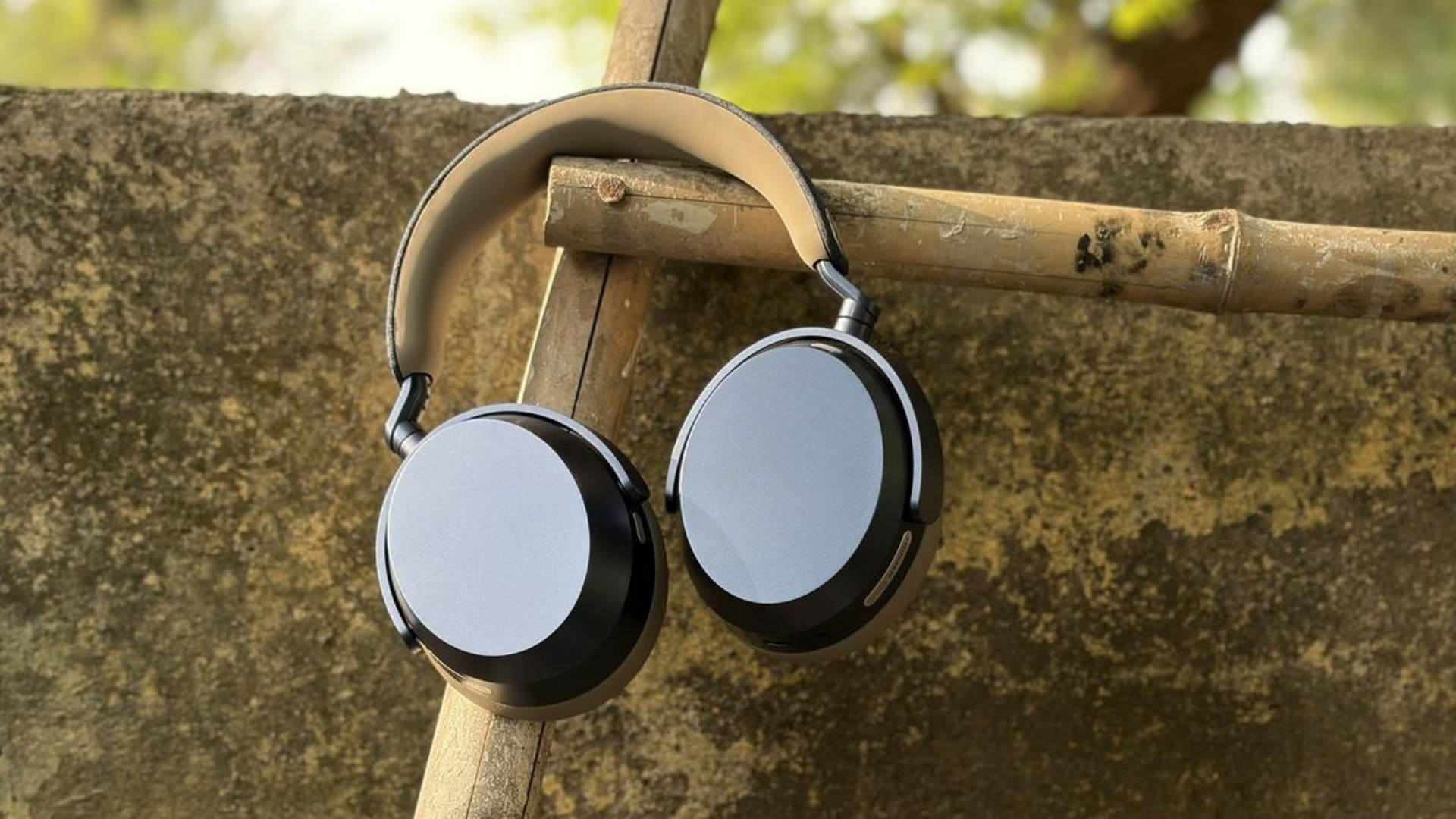 Sennheiser Momentum 5 combines high-fidelity audio, adaptive ANC, Dolby Atmos and a replaceable battery.