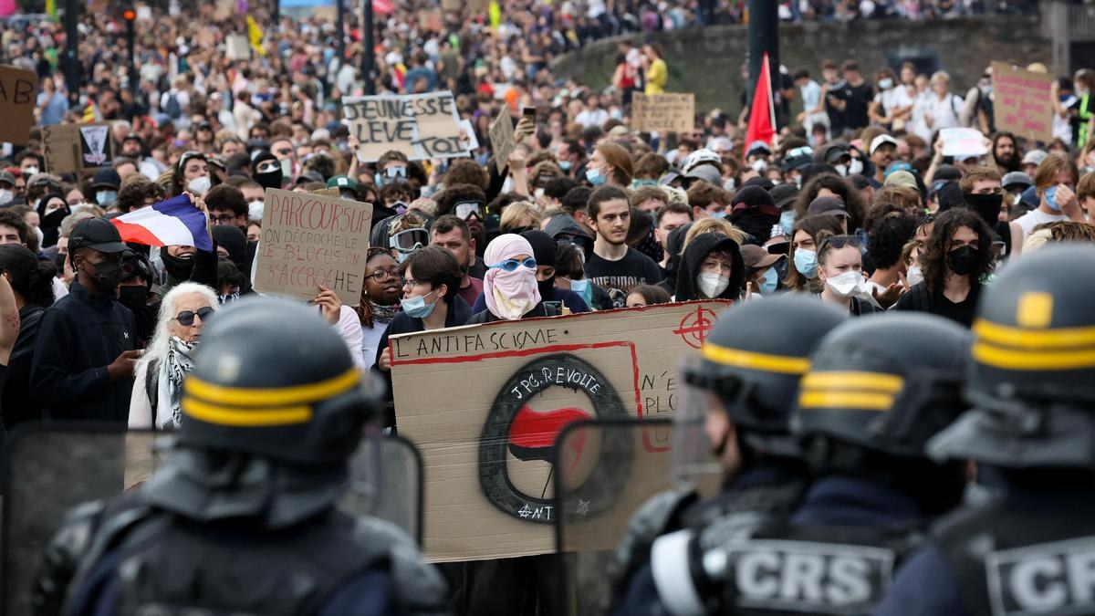 France Sees Biggest Day of School Protests as Students, Teachers March Nationwide