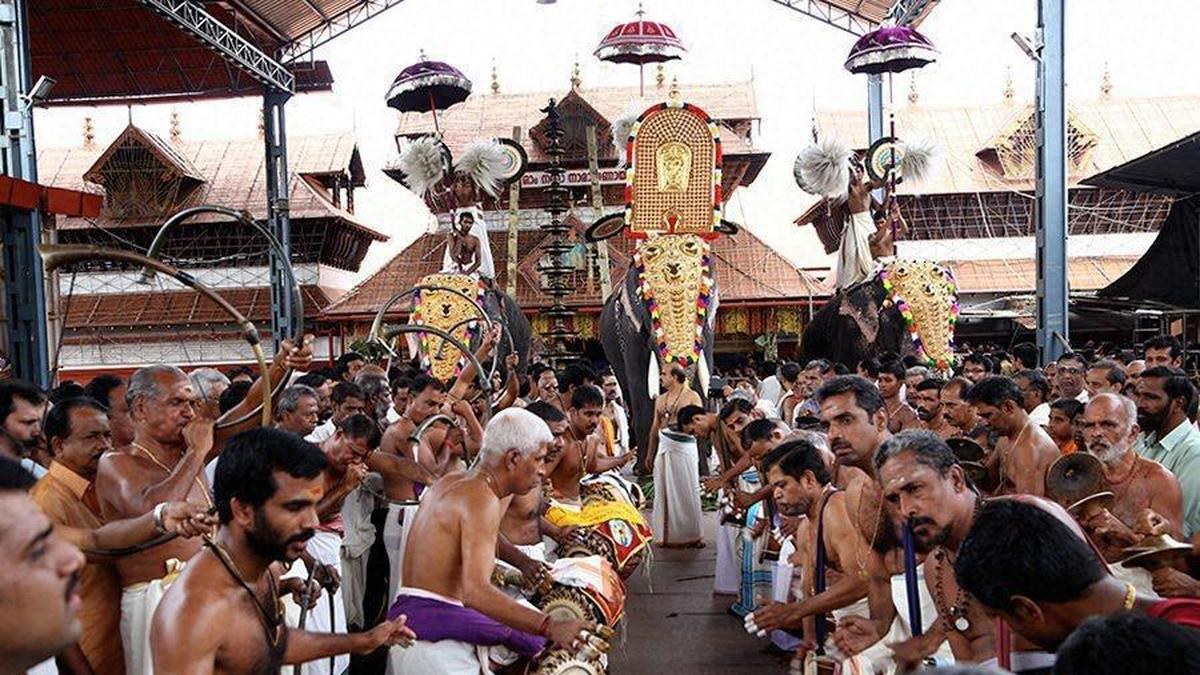 Supreme Court Orders Udayasthamana Pooja to Follow Guruvayur Traditions