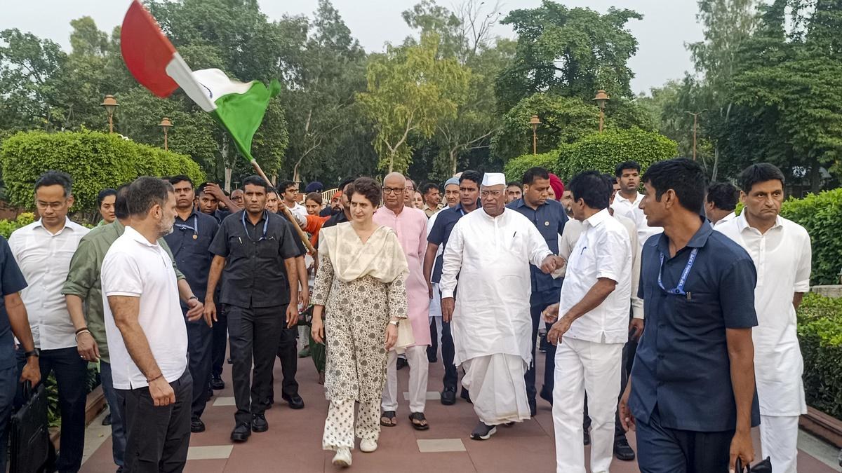 Opposition Leaders Pray at Rajghat, Vow to Continue Protest Against ‘Vote Chori’