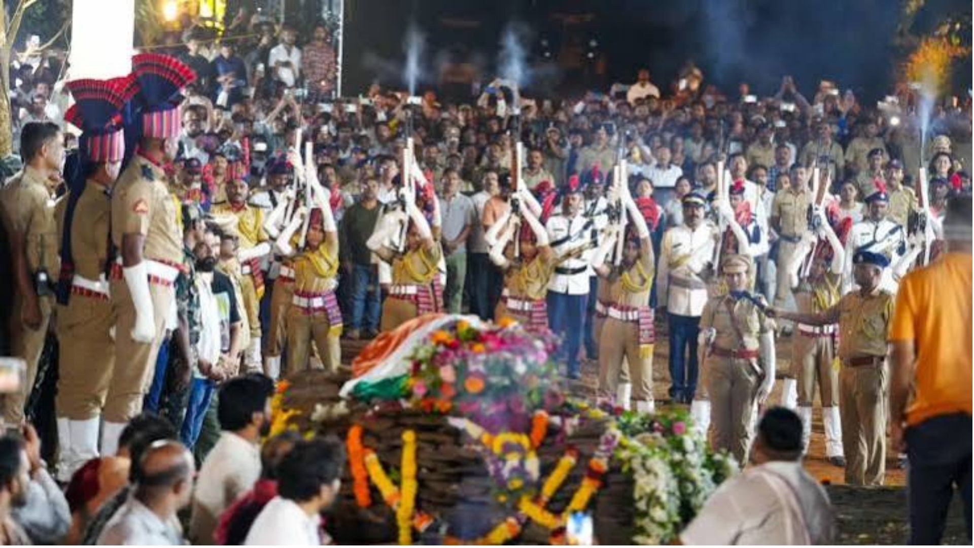 Malhar Patekar explained that transportation delays led to Nana Patekar’s last rites being held late Thursday night.