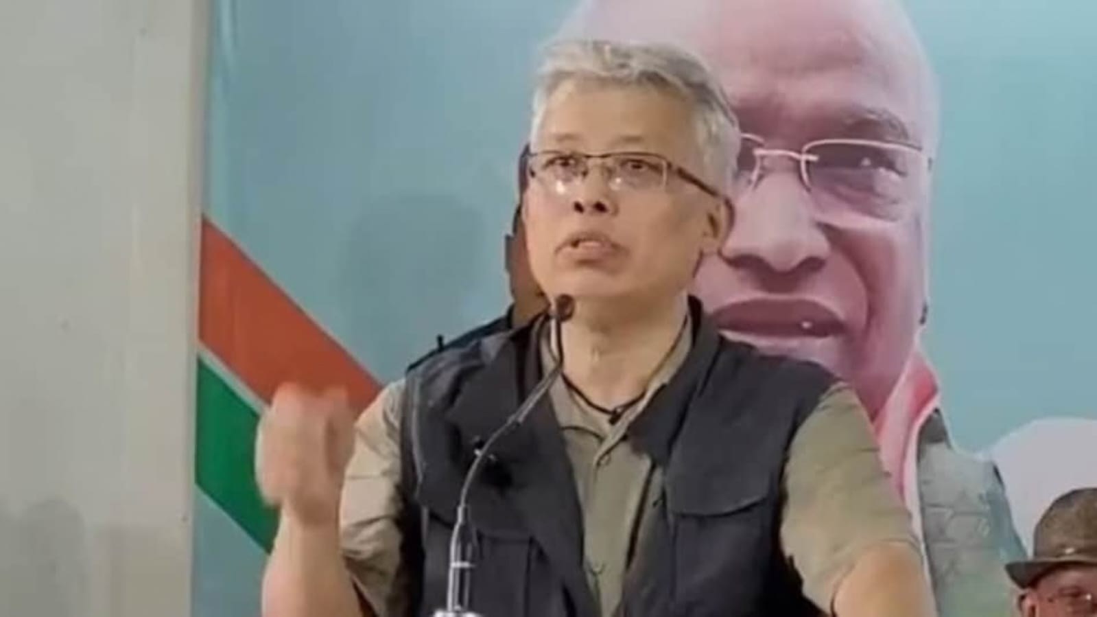 JNU ने प्रोफेसर को किया बर्खास्त