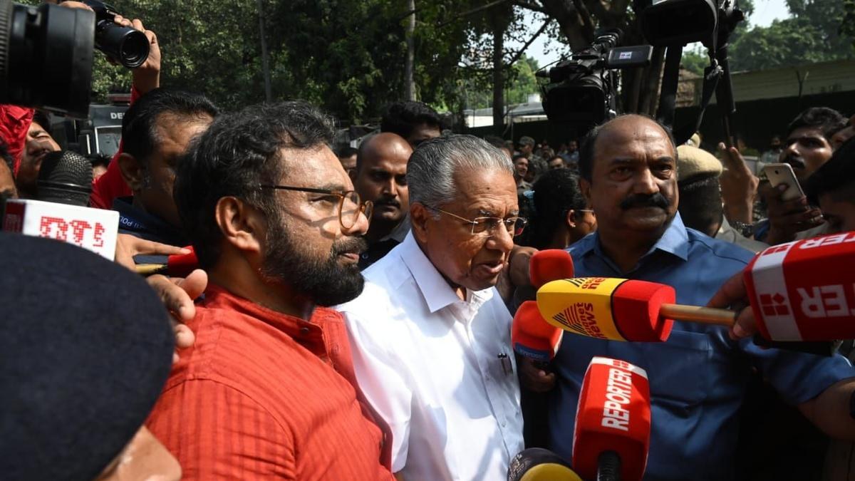 Delhi Protest: Pinarayi Vijayan, Brinda Karat and Manik Sarkar Detained Ahead of Jantar Mantar March