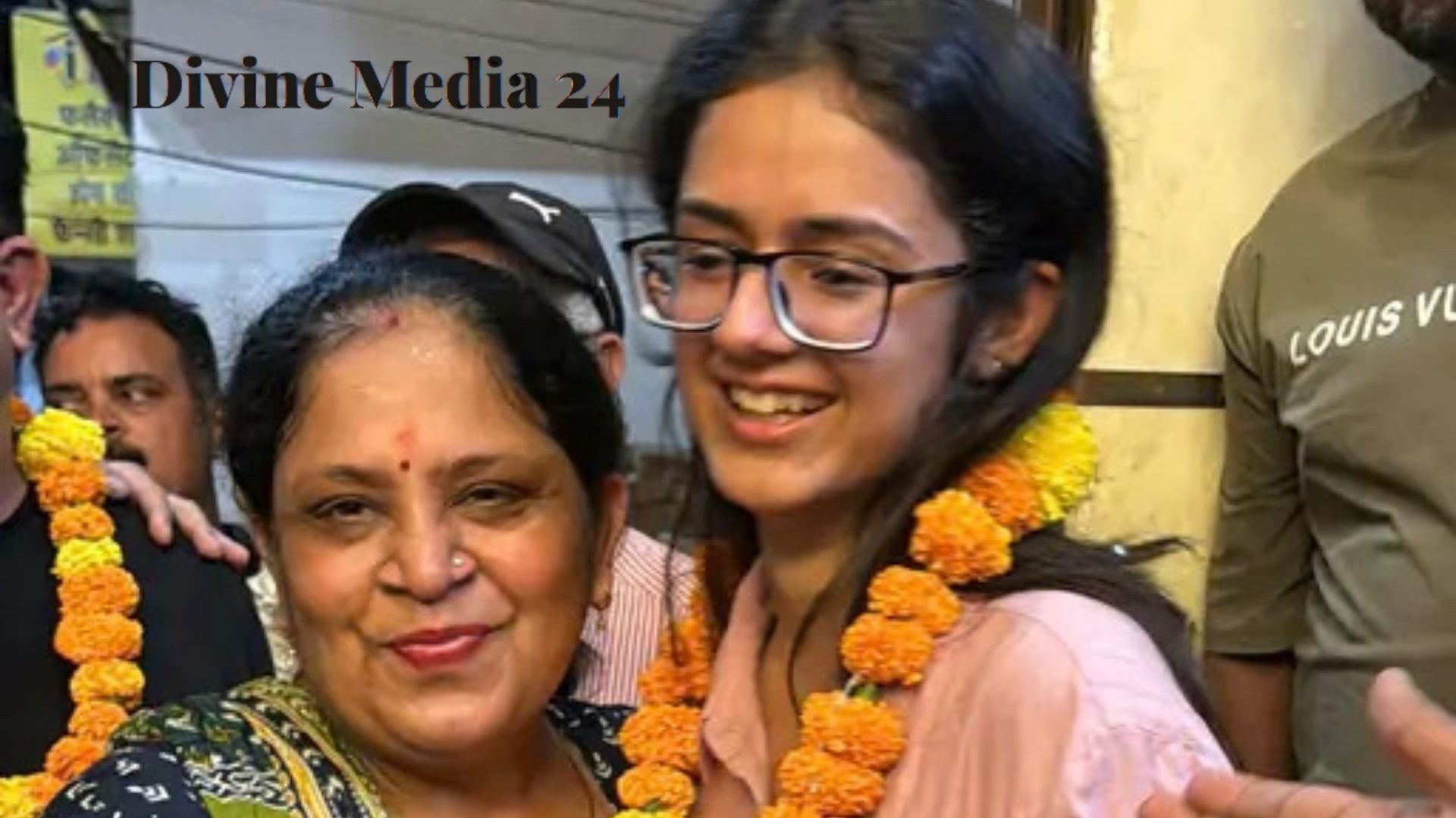 Hisar's Chhavi Sardana secured fifth rank in the Haryana HCS Examination 2025 with 385.80 marks, preparing without coaching.