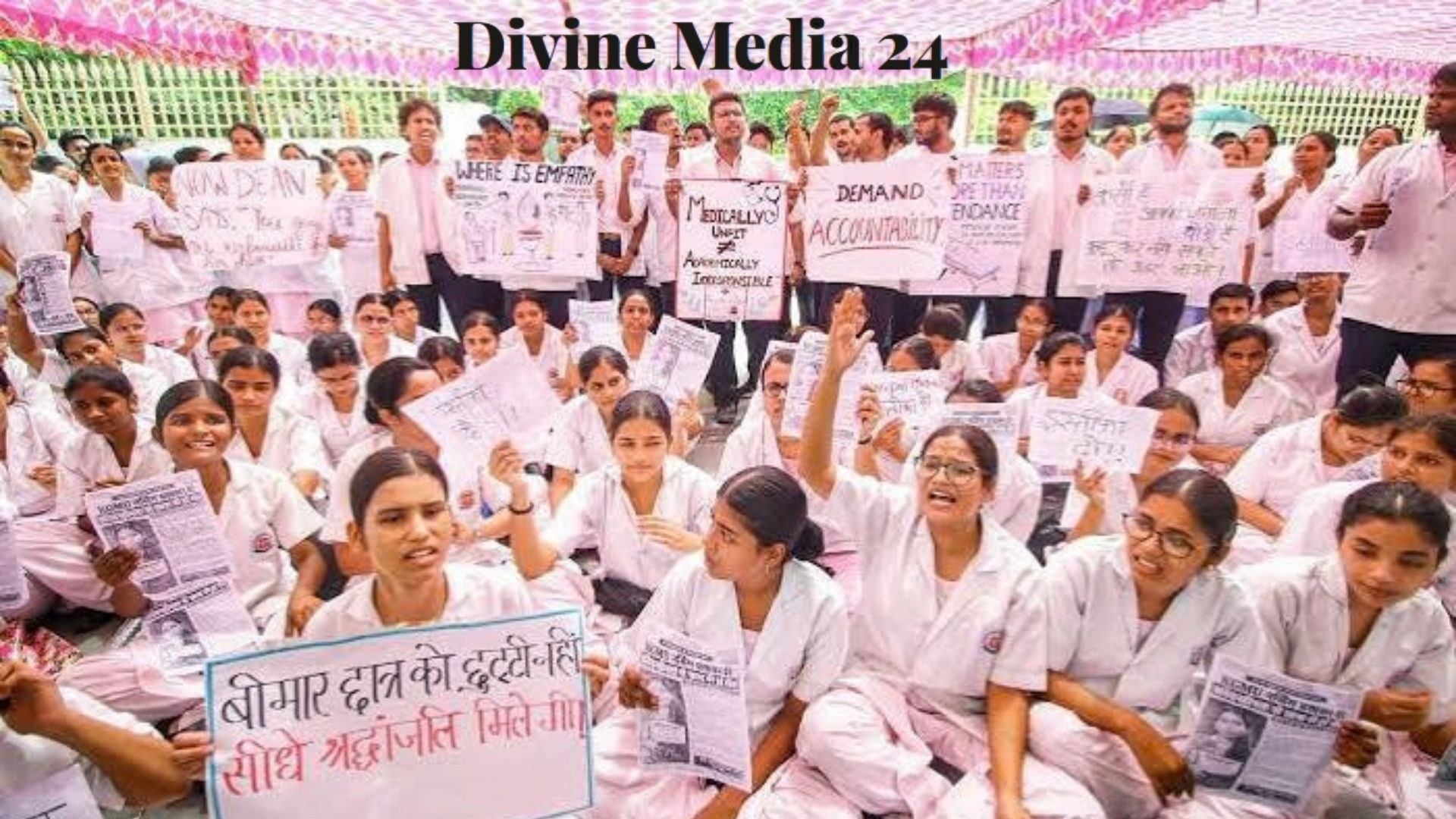 Students and staff protest outside KGMU following the death of nursing student Divyanshi Yadav, amid concerns over attendance pressure during illness.