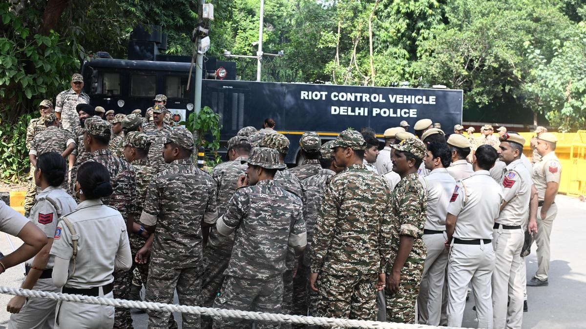 Delhi Protest Crackdown: Over 5,000 Detained as Mamata Banerjee, Arvind Kejriwal Among Leaders Held