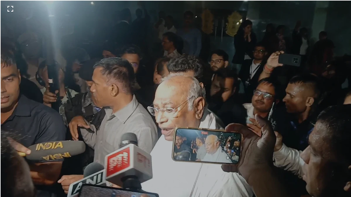 Rahul Gandhi Moves Supreme Court Over SIR Row, Seeks Independent Probe Into Voter Deletions