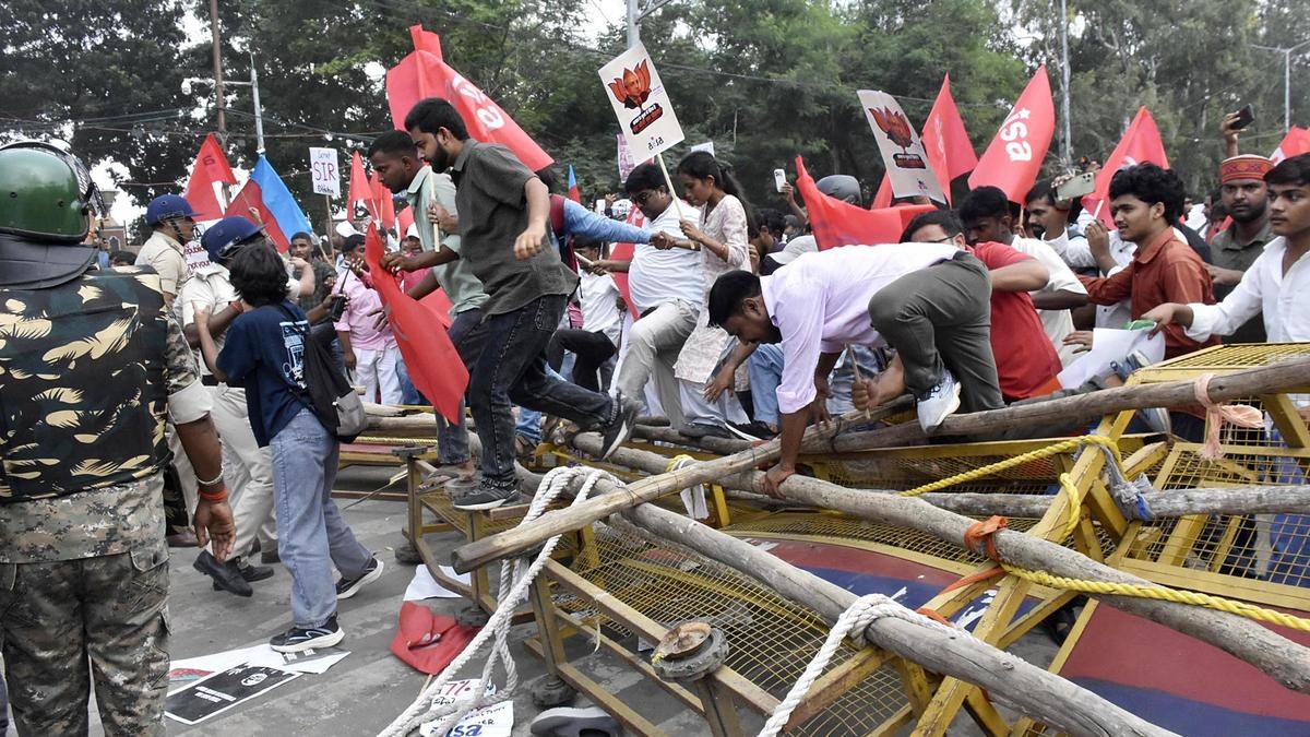 Patna Protest: Students Demand Resignation of CEC Gyanesh Kumar, PM Modi