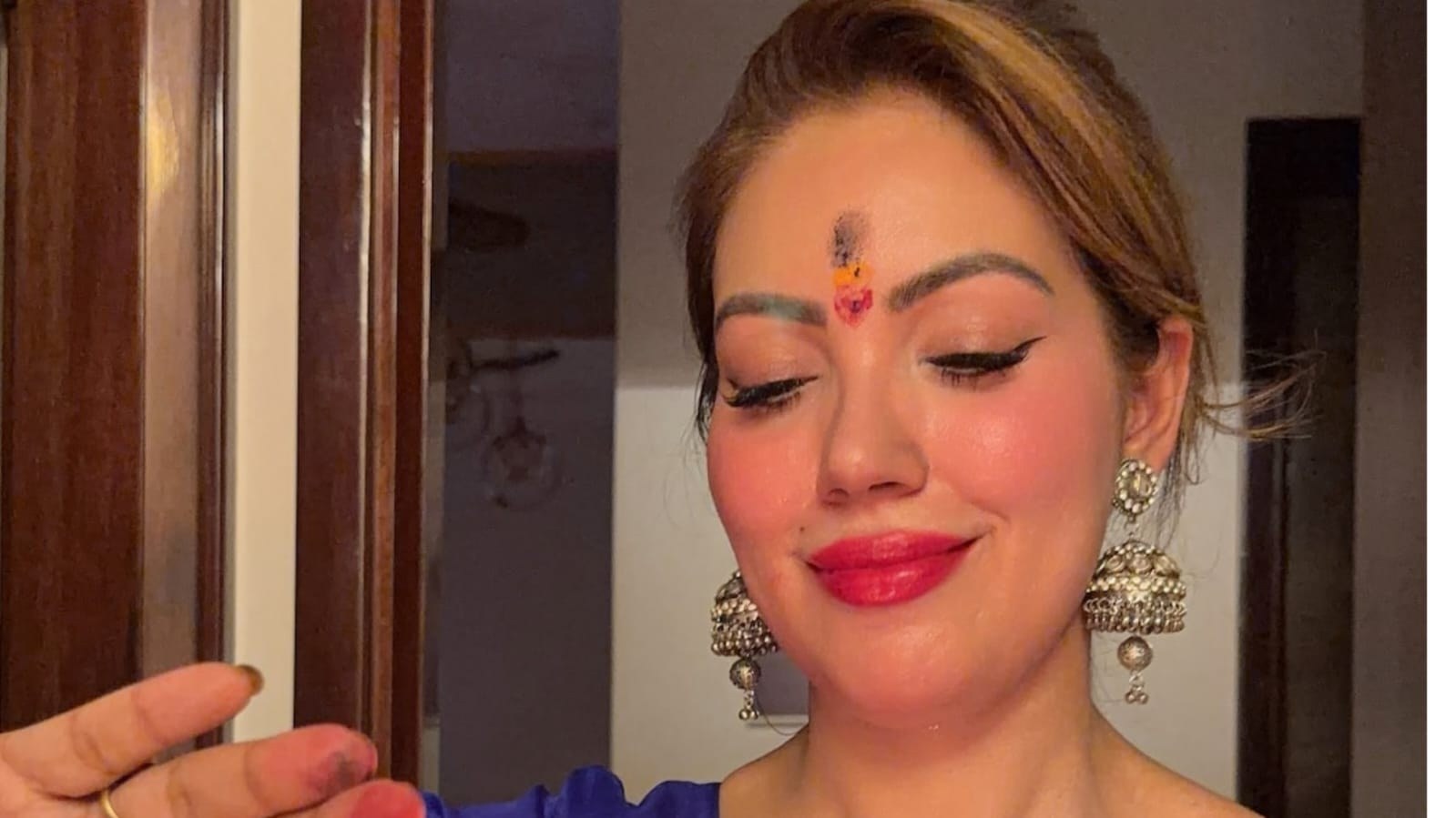 मुनमुन दत्ता ने घर में की नवरात्रि पूजा।