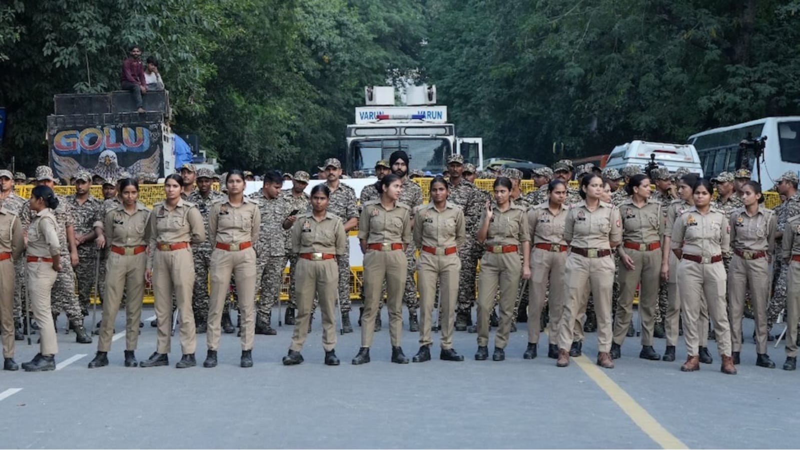 दिल्ली में अफवाह फैलाने वालों पर पुलिस की कार्रवाई।