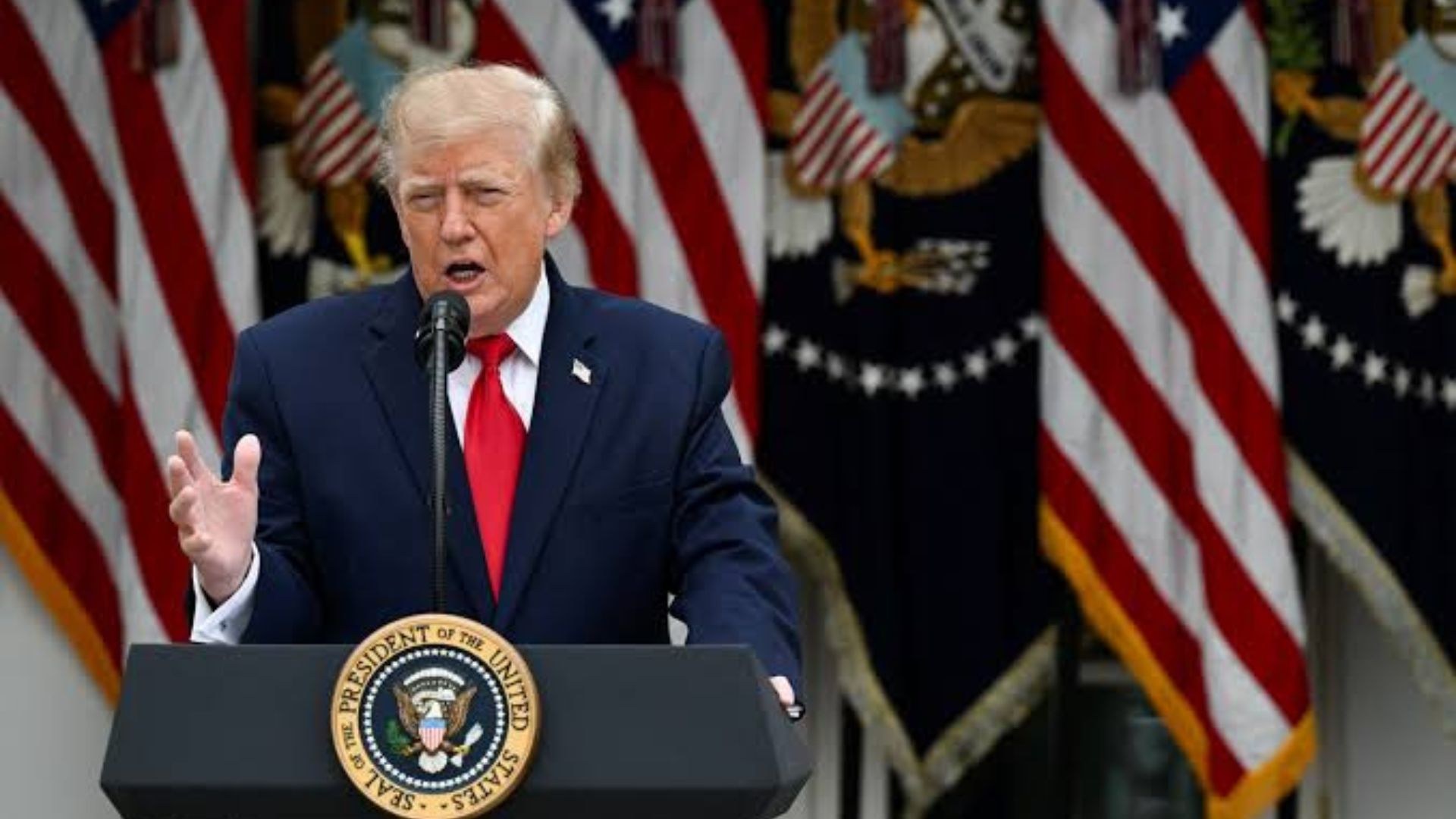 Donald Trump says Washington is discussing nuclear disarmament with Moscow and Beijing.