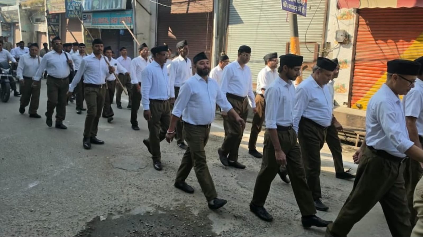 संभल में कड़ी सुरक्षा के बीच RSS का पथ संचलन
