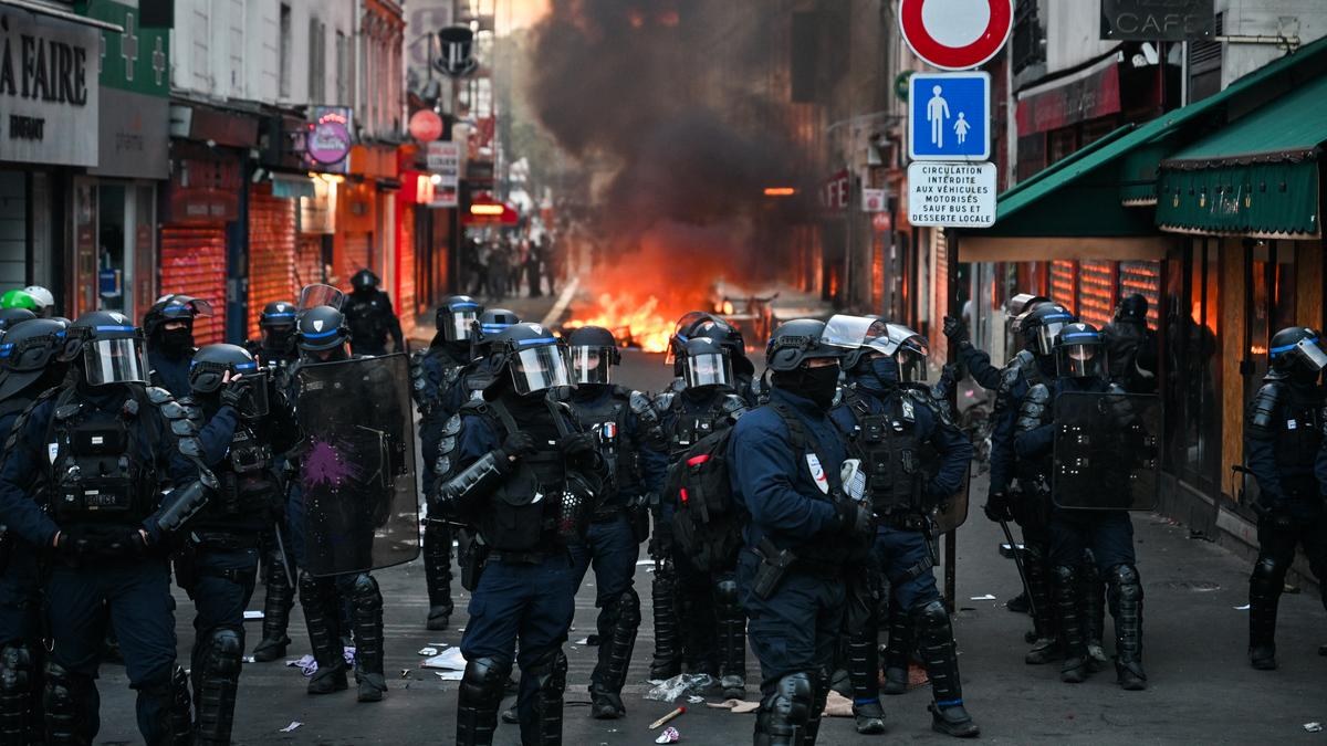 70,000 Officers Deployed