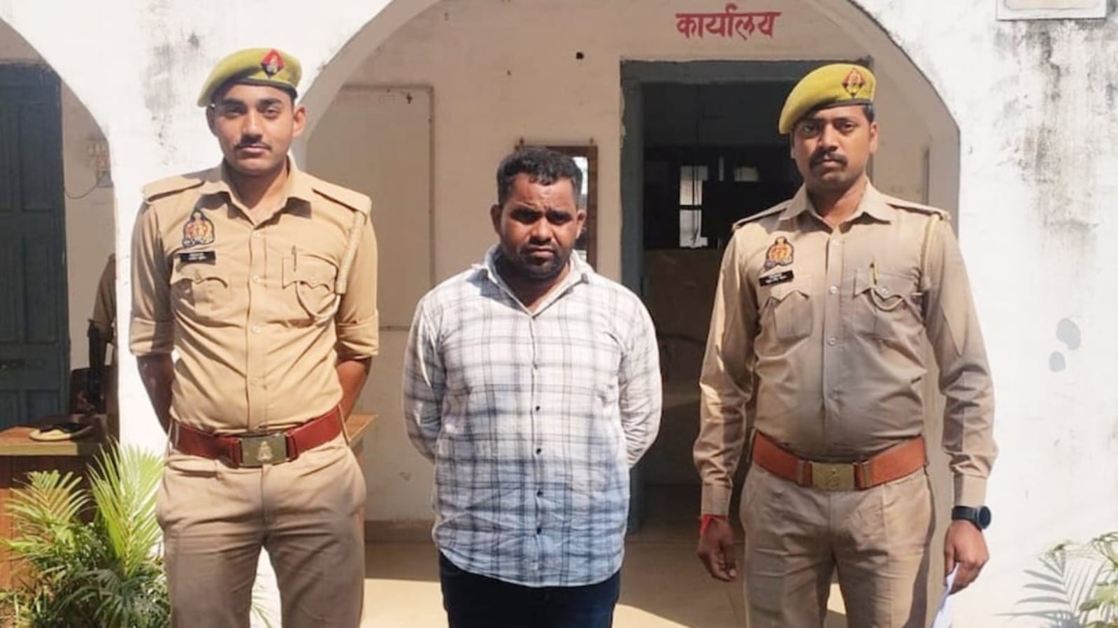 झांसी में छात्रा से रेप का आरोप, स्कूल कर्मचारी गिरफ्तार