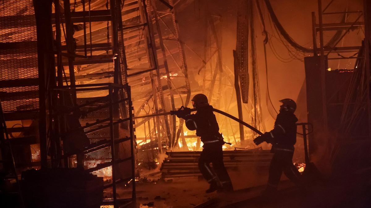 Six Injured in Russian Strikes on Ukraine’s Zaporizhzhia and Chernihiv