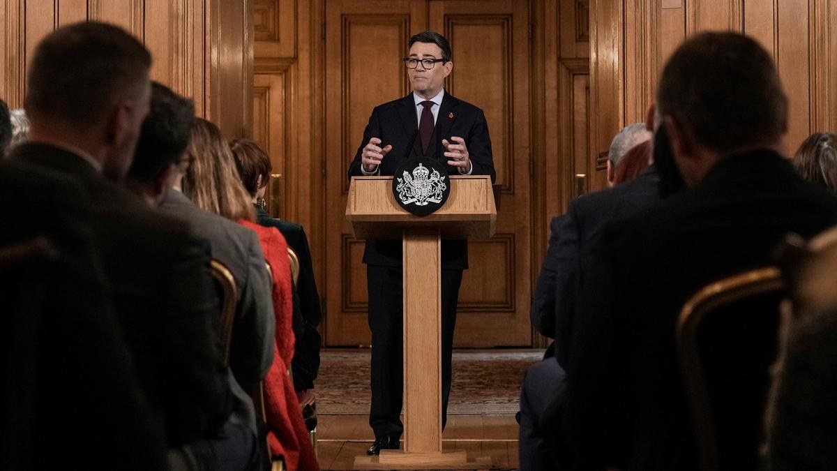 UK PM Andy Burnham Backs ‘Earned Settlement’ Plan: What It Means for Indian Migrants