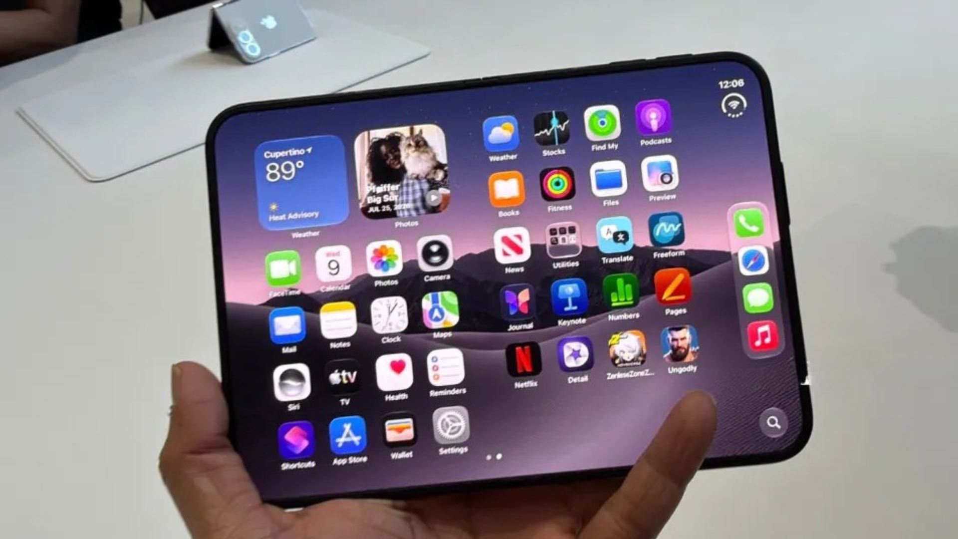 Apple iPhone Duo Screen Cracks and Hinge Issues Raise Durability Concerns