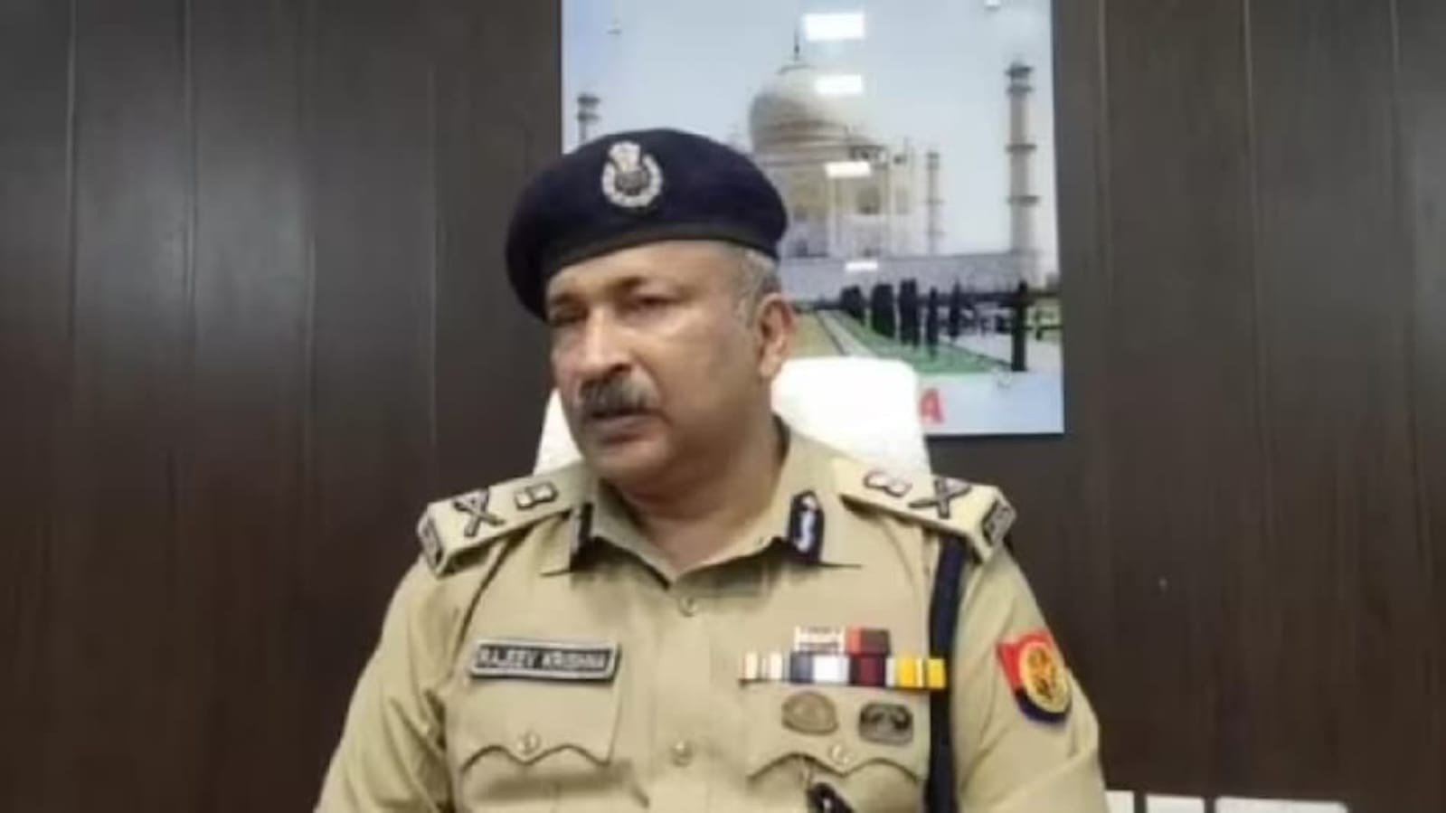 जनशिकायतों में लापरवाही पर यूपी पुलिस की कार्रवाई।