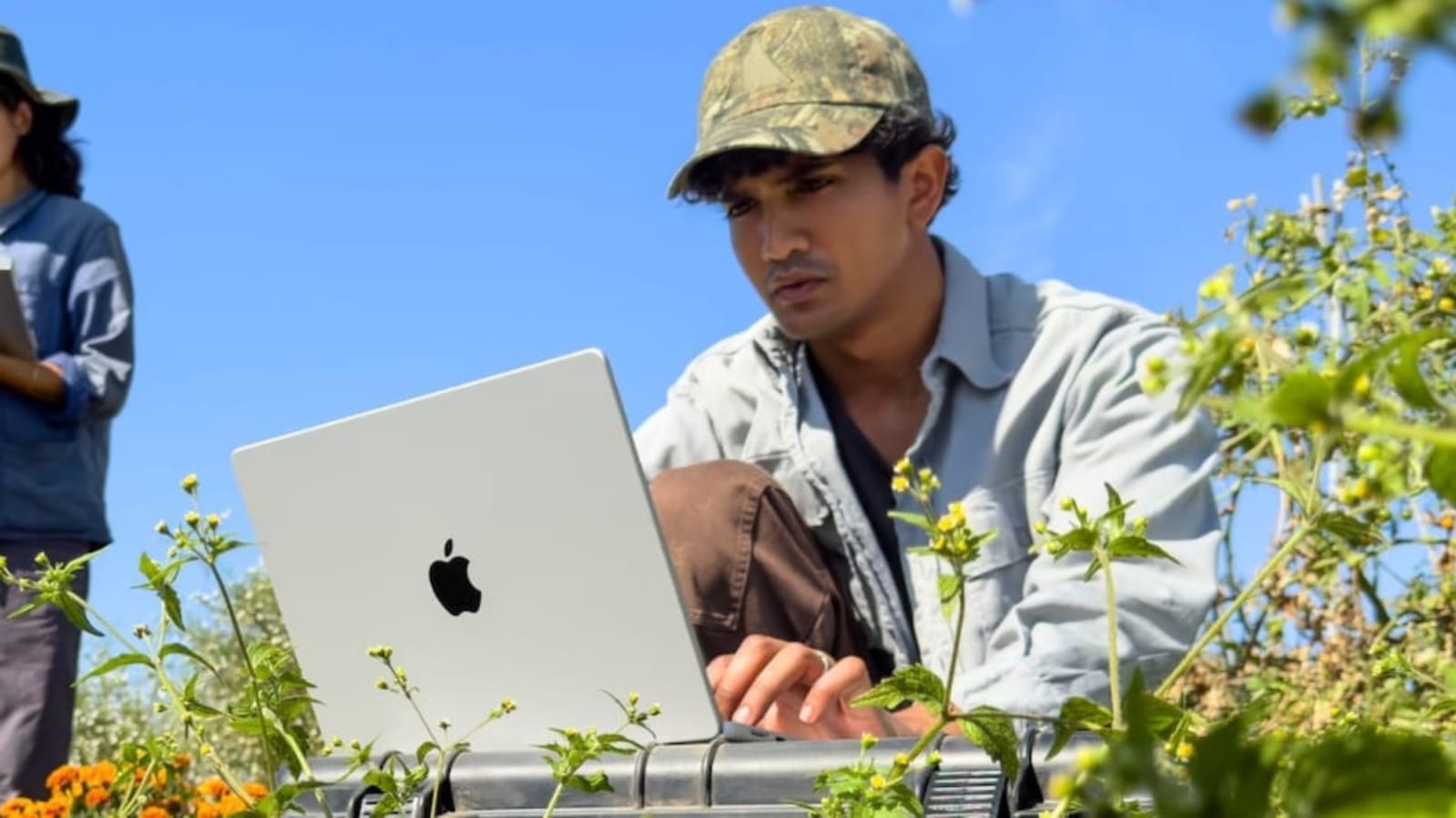 Apple के नए M6 MacBook Pro और iMac।