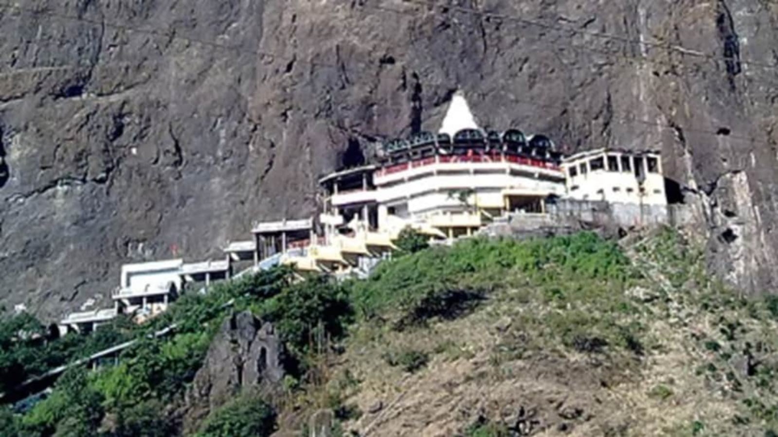 CJI के नाम का गलत इस्तेमाल, बॉम्बे HC ने अफसर को फटकारा